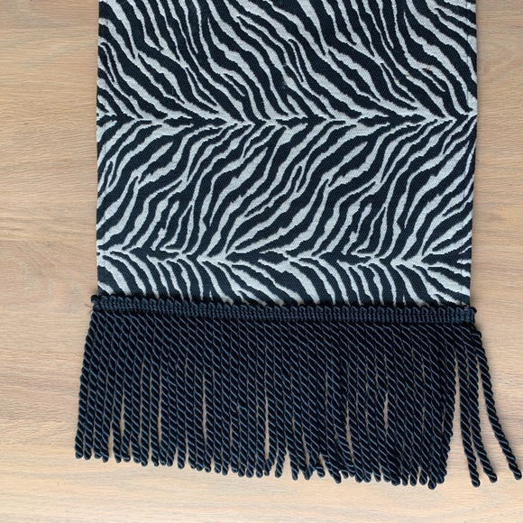 Zebra print table runner with black fringe 29x13 - Picture 4 of 7